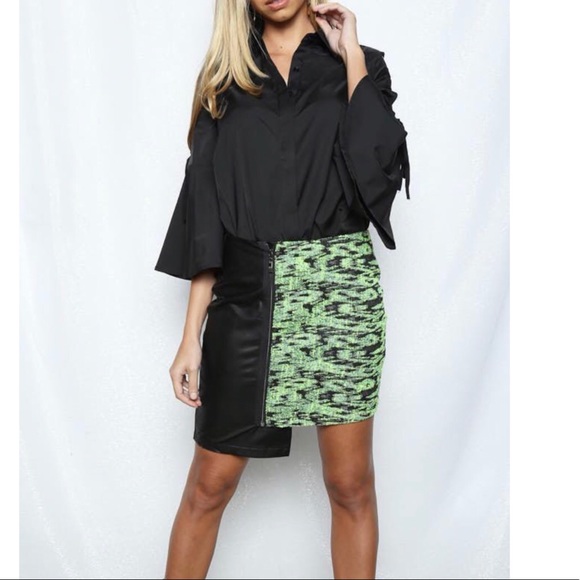 Dresses & Skirts - Zip Front Faux Leather Mini Skirt